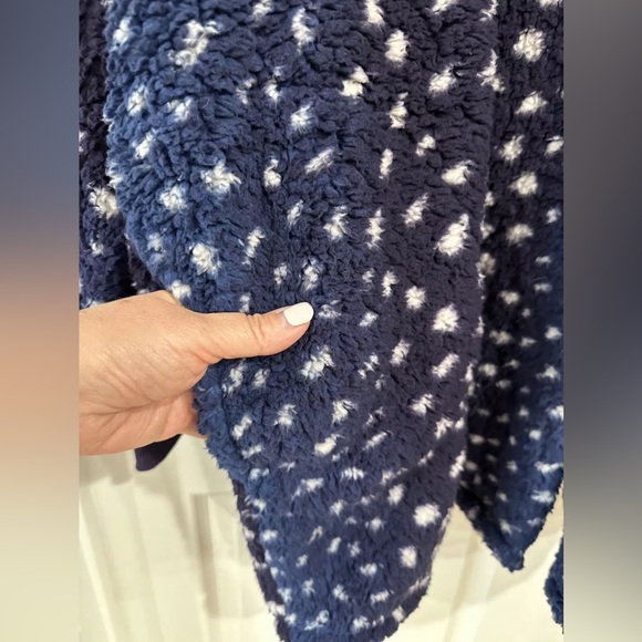 Bumblebella by Jill Martin Petite XL/1X Sherpa Shawl Lounger Navy Snow Leopard - Picture 6 of 9